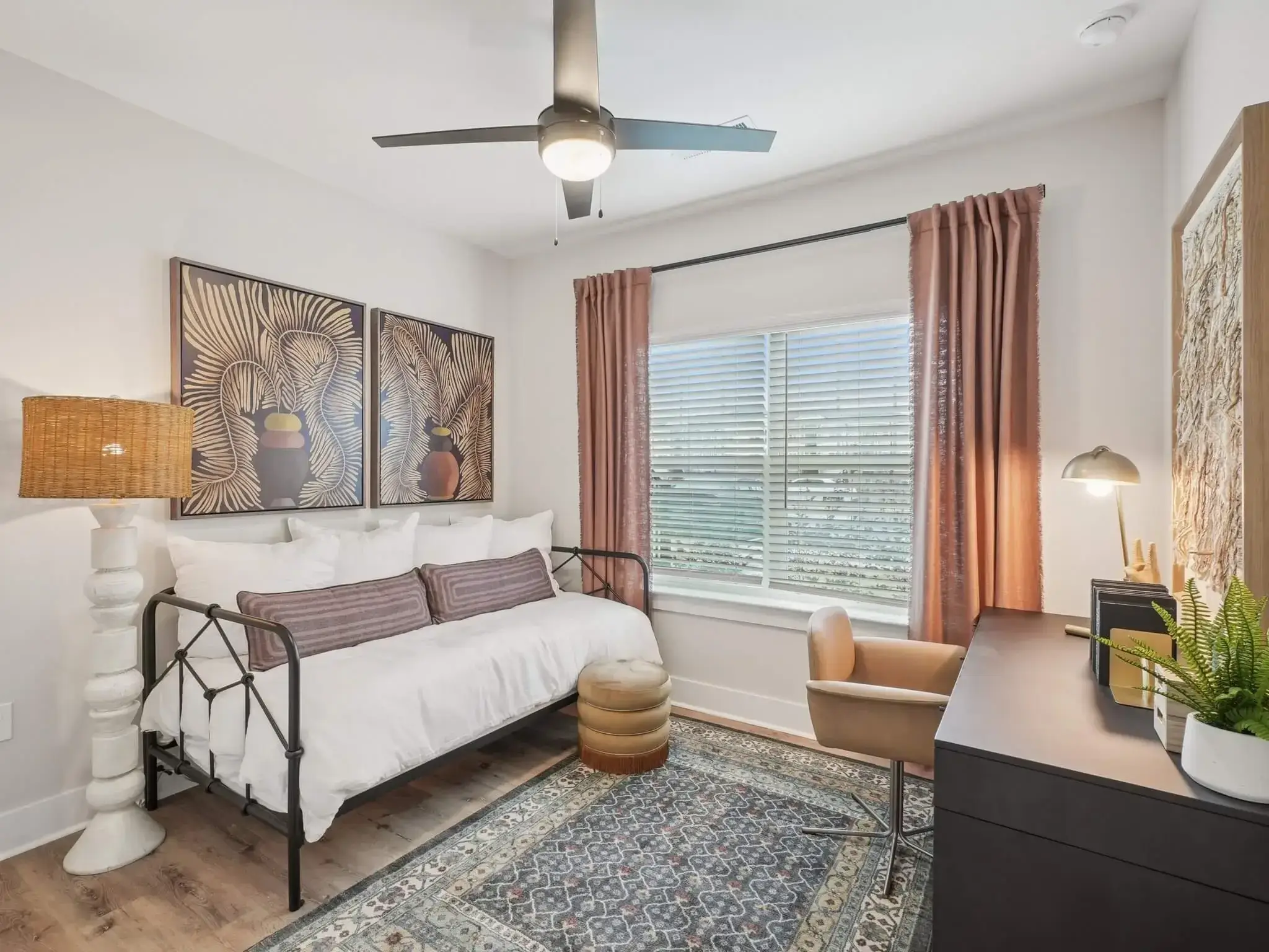 25-web-or-mls-3000 Greyhound Circle Unit 101-S3010-002