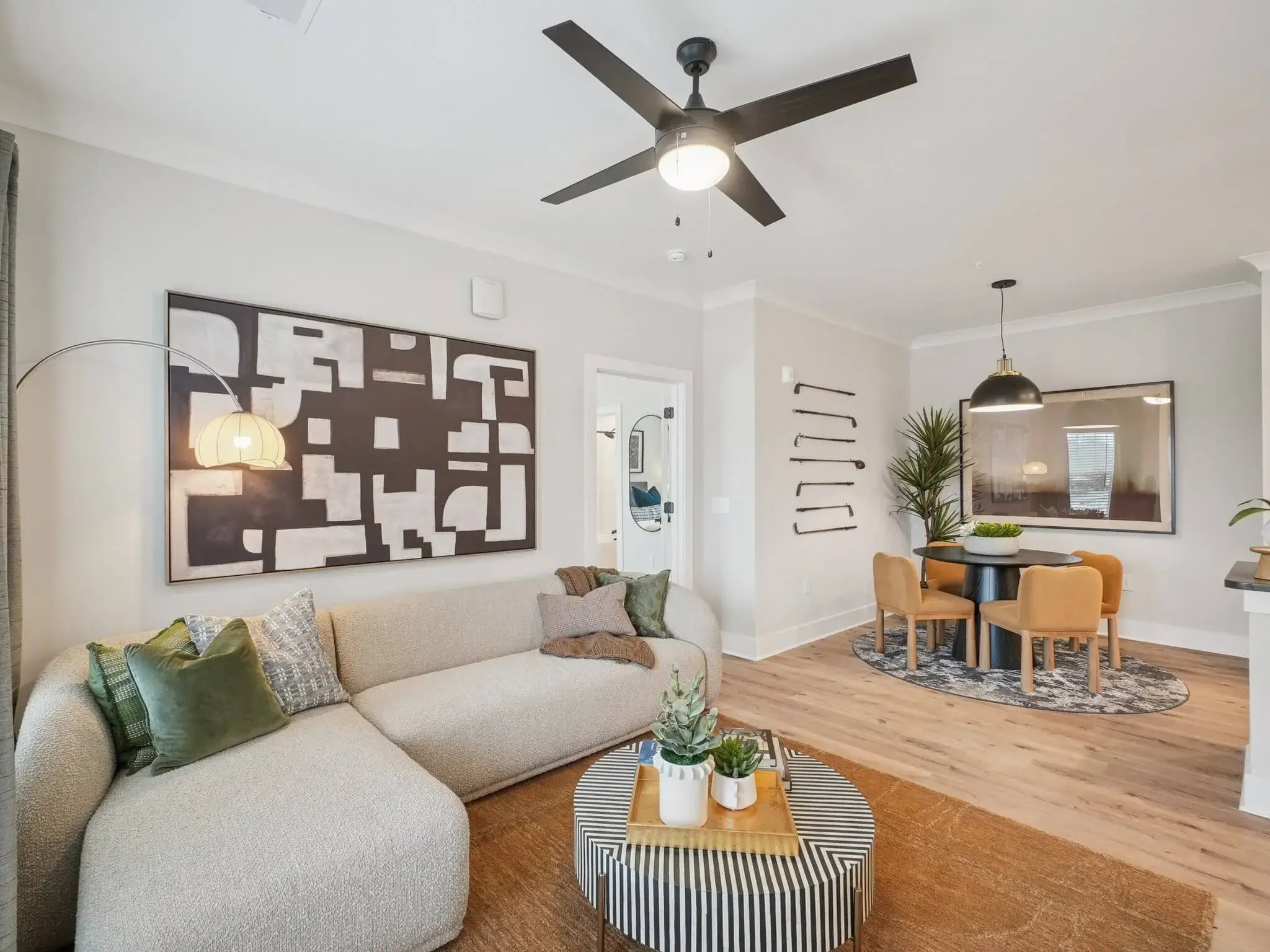 27-web-or-mls-3000 Greyhound Circle Unit 101-S3010-004