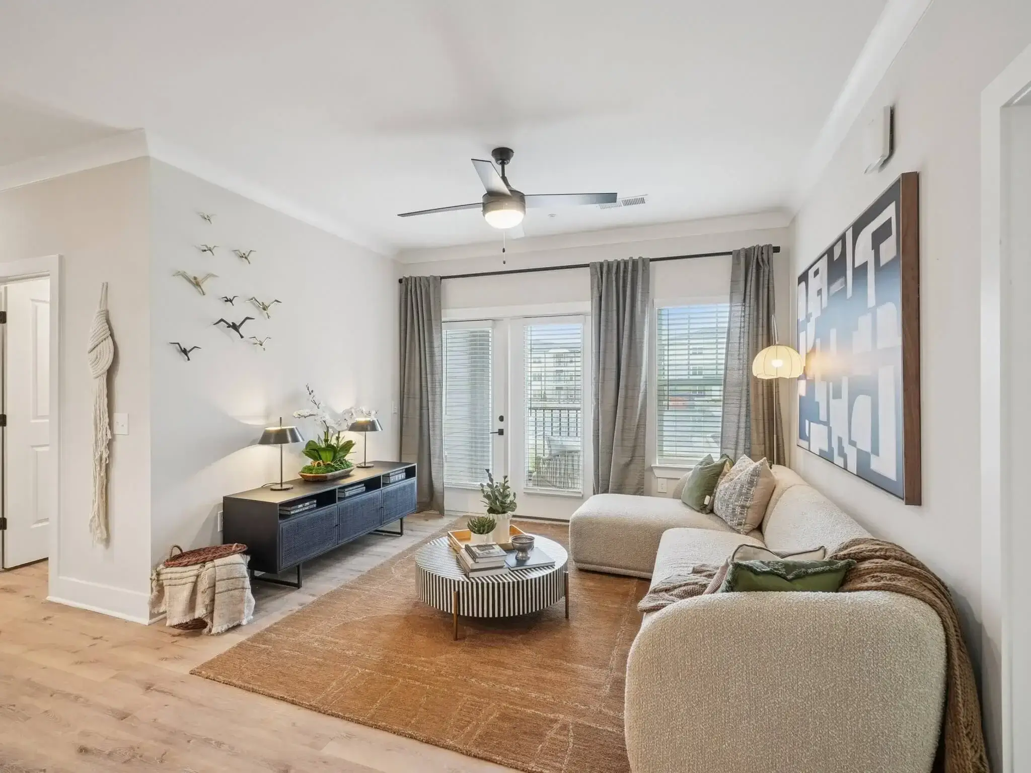 28-web-or-mls-3000 Greyhound Circle Unit 101-S3010-005