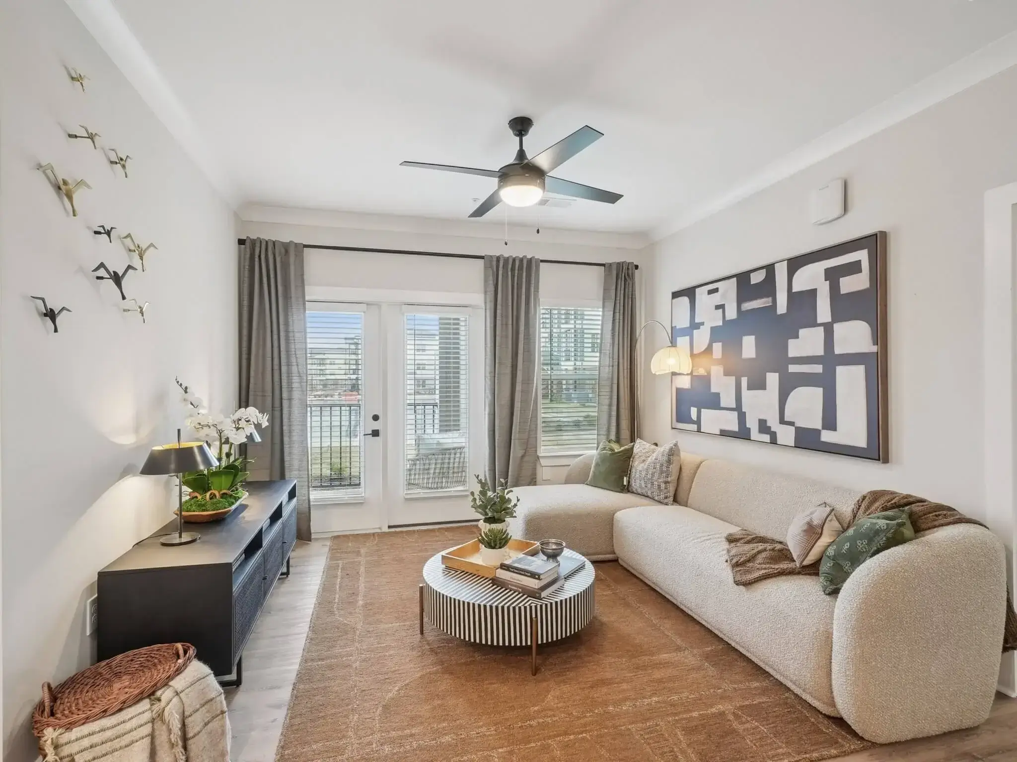 29-web-or-mls-3000 Greyhound Circle Unit 101-S3010-006