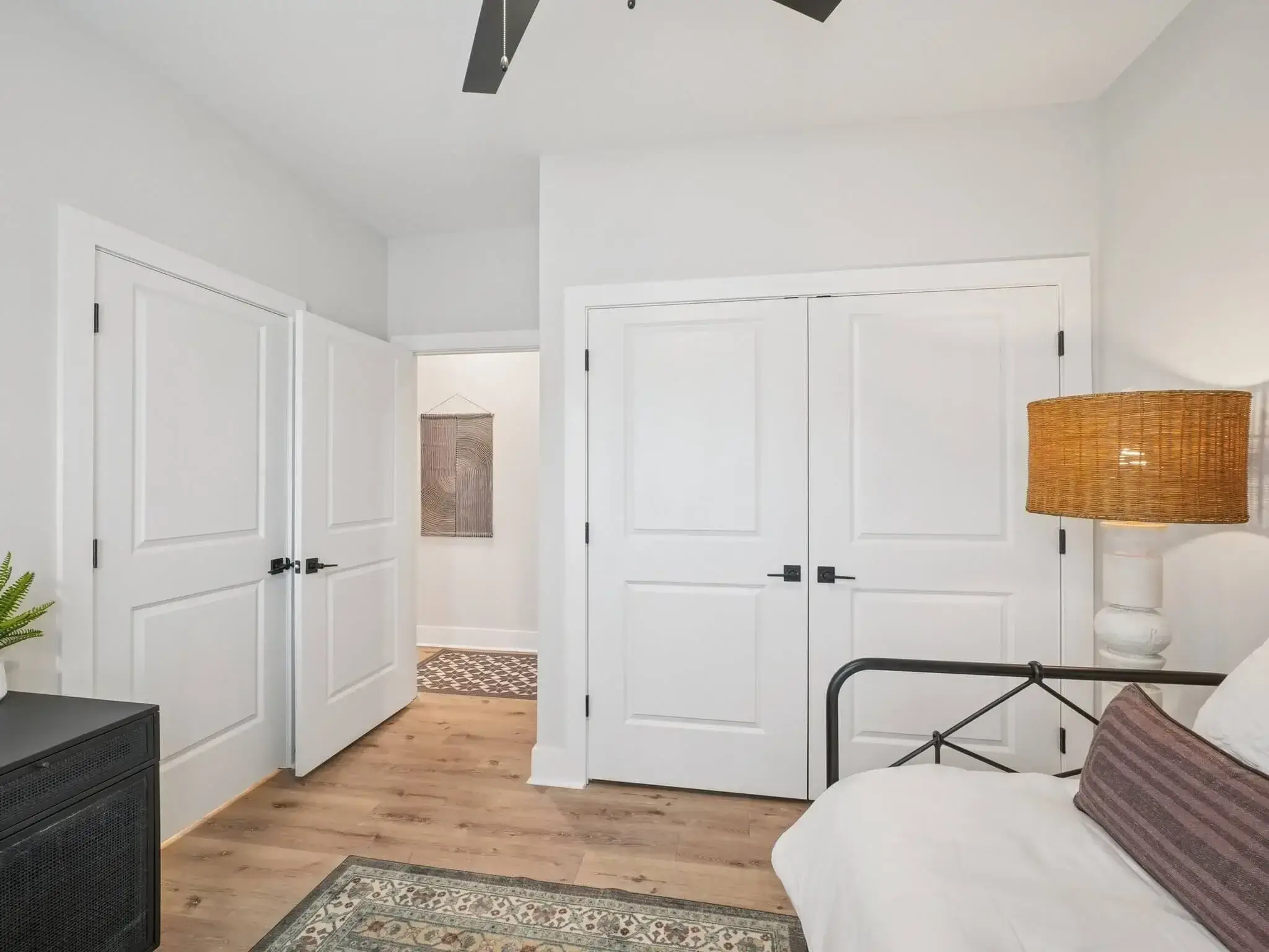 30-web-or-mls-3000 Greyhound Circle Unit 101-S3010-007