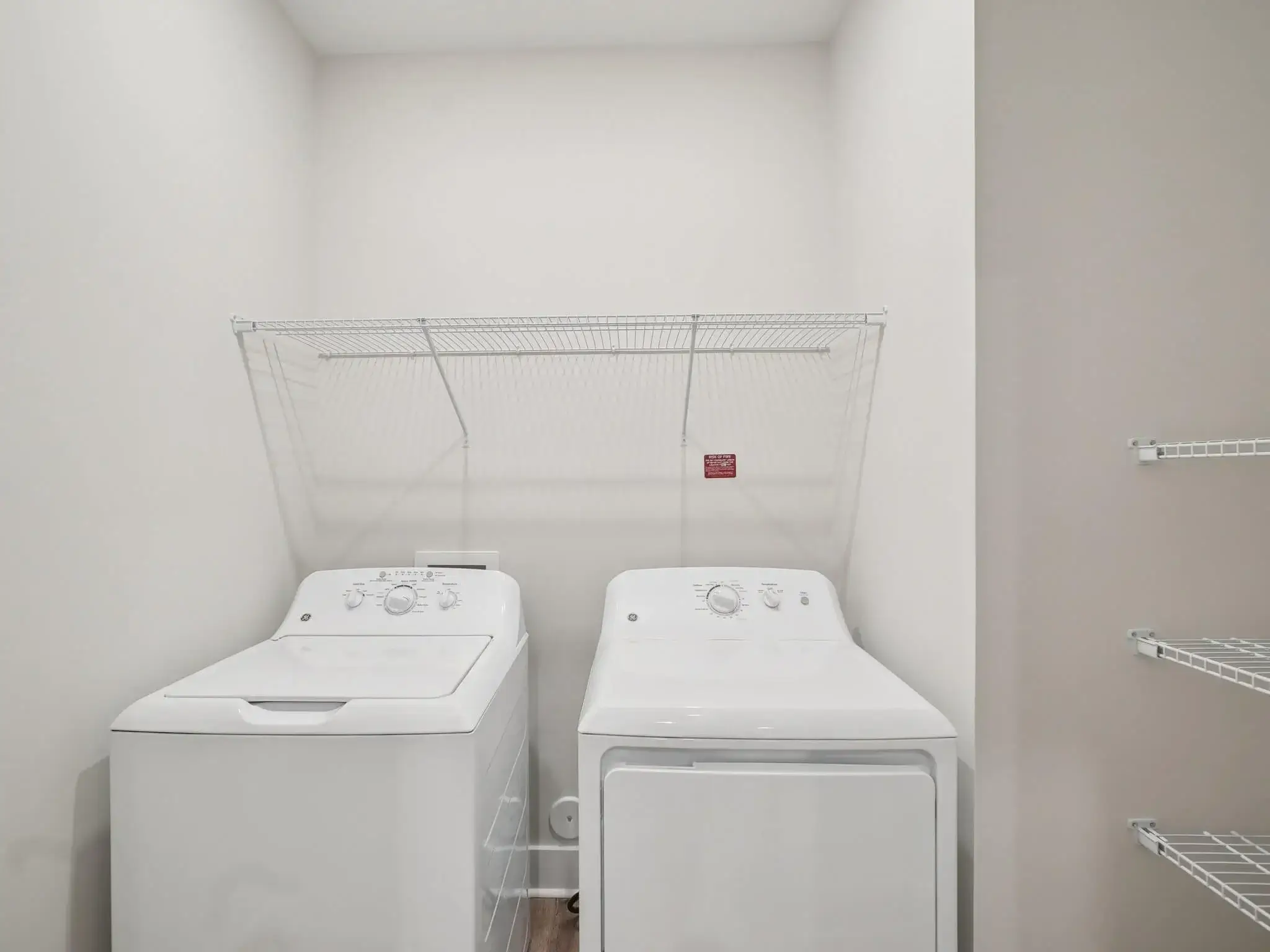 38-web-or-mls-3000 Greyhound Circle Unit 101-S3010-015