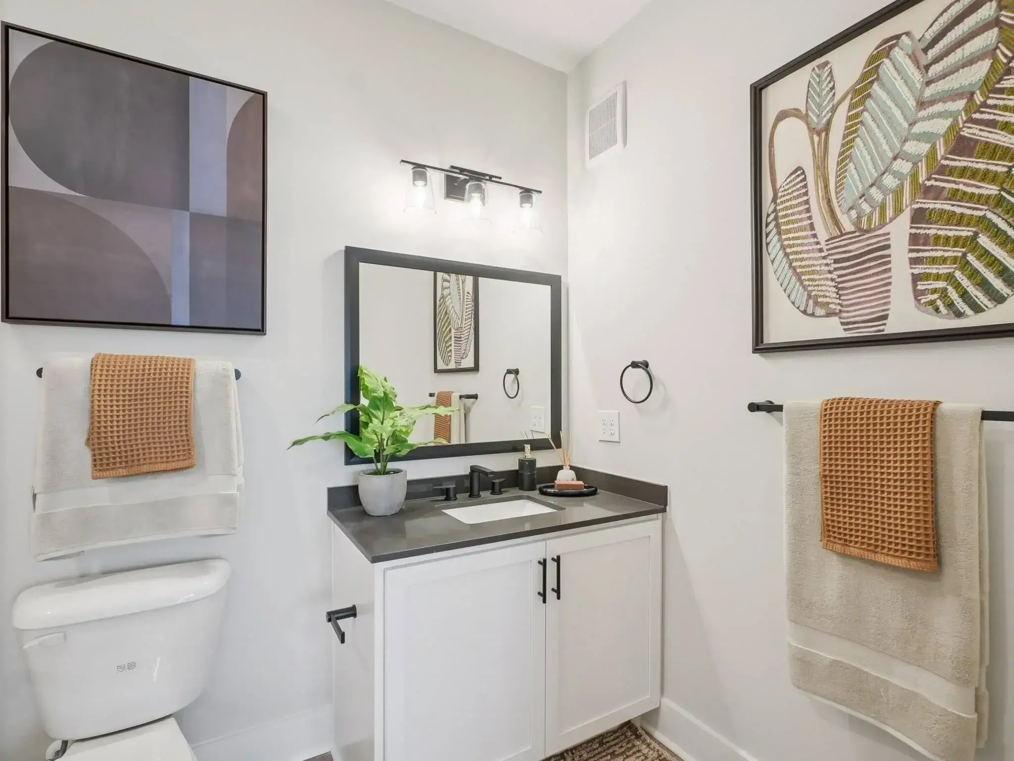 42-web-or-mls-3000 Greyhound Circle Unit 101-S3010-019