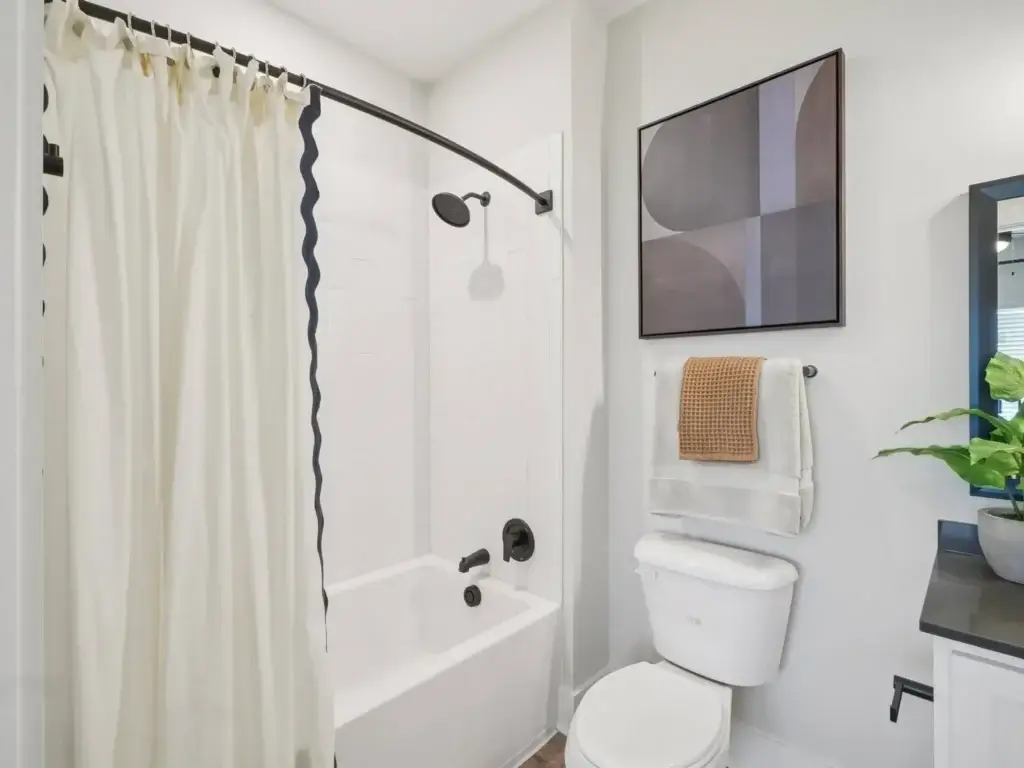 43-web-or-mls-3000 Greyhound Circle Unit 101-S3010-020