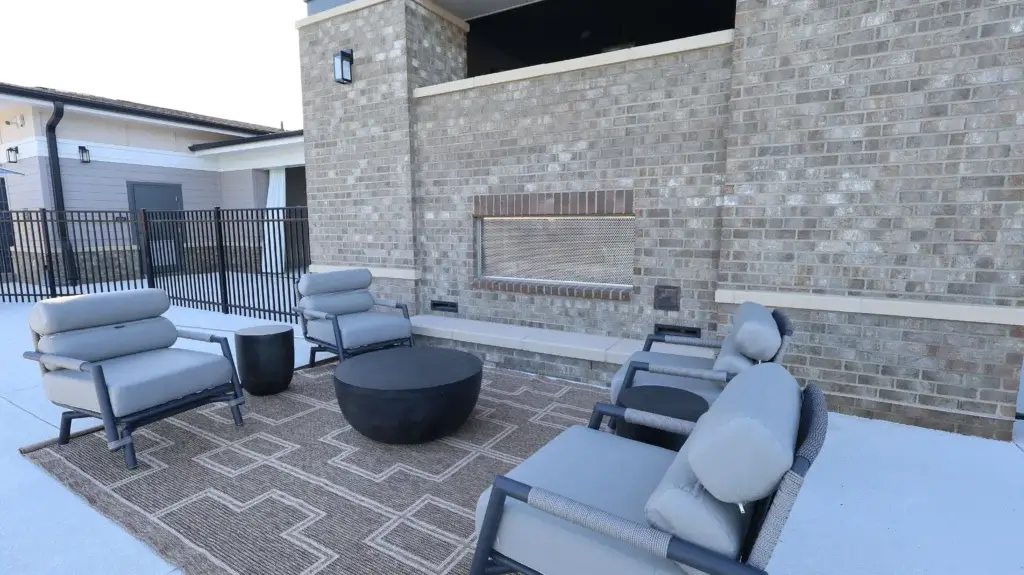 Magnolia Hills - Outside Sitting Area