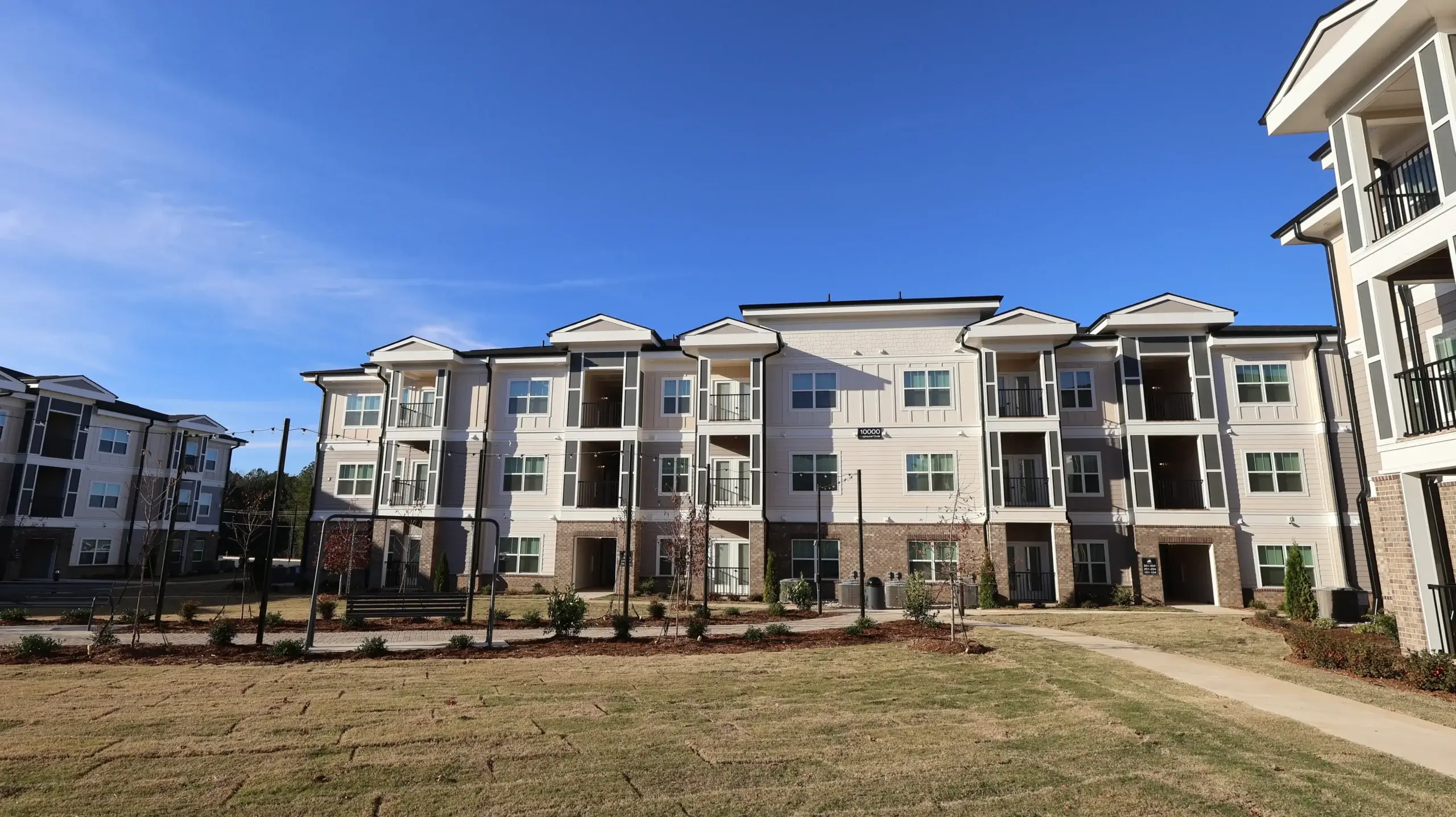 Magnolia Hills - Building Outside View 1