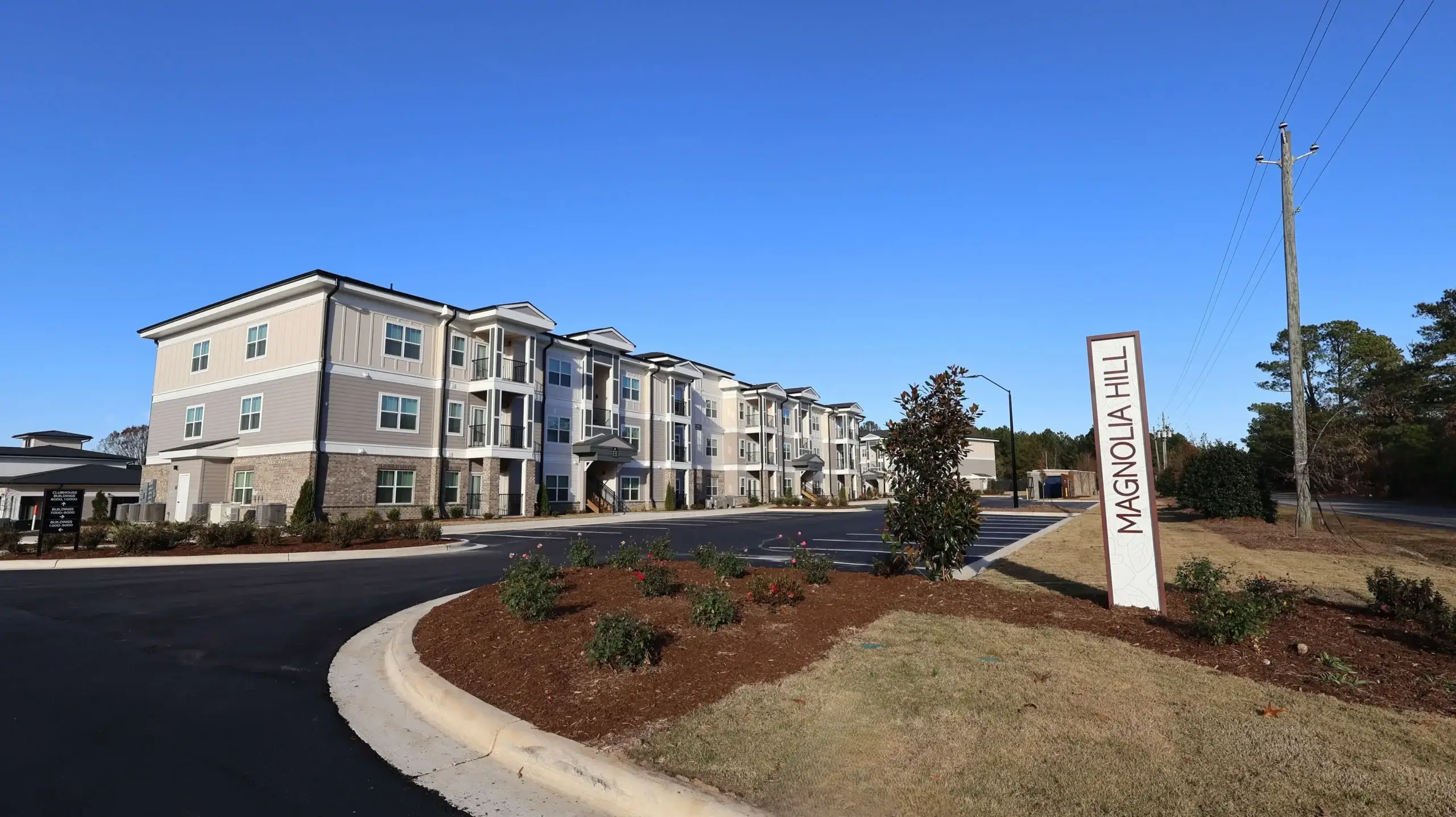 Magnolia Hills - Building Outside Parking View 1